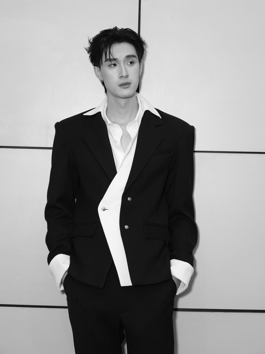 cecee258's tweet photo. Cause You Can Be                       And I Could Be 
The Beauty                                  The Monster https://t.co/gTvqsljJfW