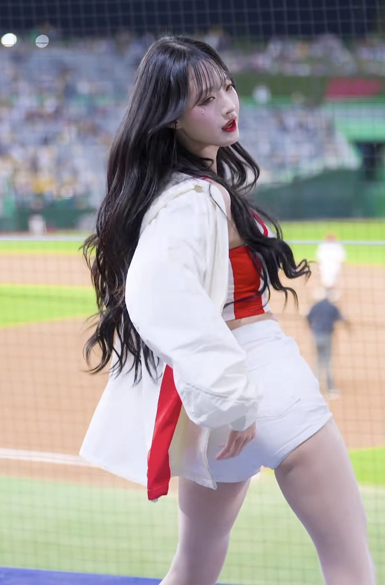 dddrjme's tweet photo. 정설아 치어리더 https://t.co/JaxDLYAAW3