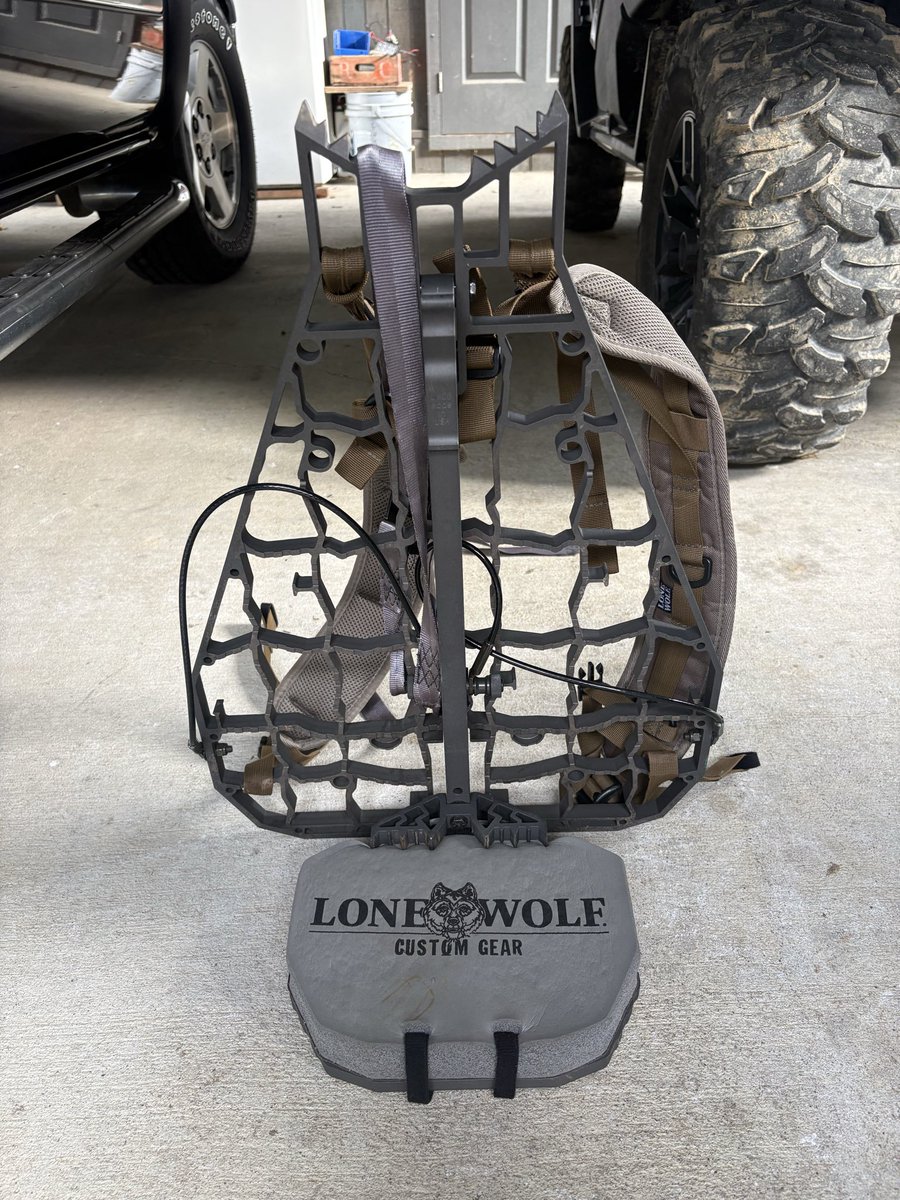 Jakeham17's tweet photo. Looking to sell Lonewolf .5 lock on and Tethrd workhorse sticks. Stand and sticks have 3 sits each. Going a different route for my setup. Message if interested. 
@BucksofOhio https://t.co/3UlEYbW1Pc