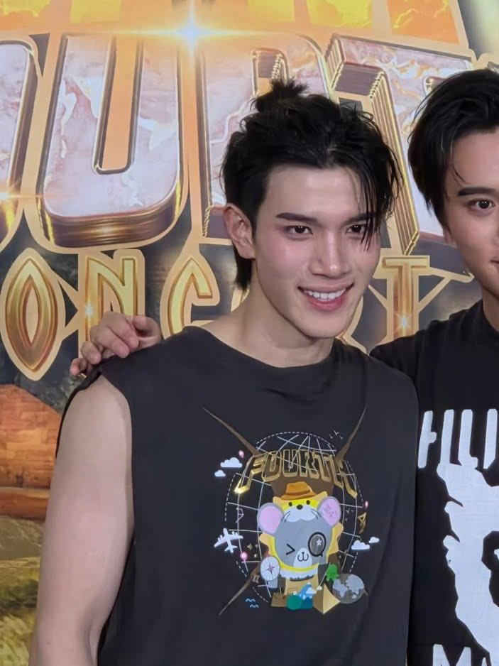 nattawatholic's tweet photo. they're siblings in my head idc https://t.co/ITX0Dg6olB