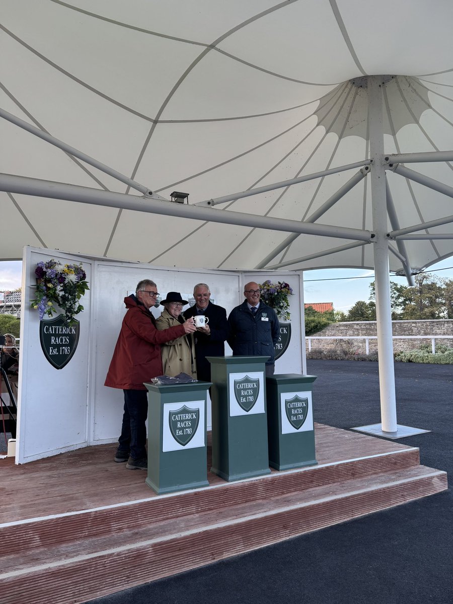 HambletonRacing's tweet photo. It was great to see ⭐️GENTLE WARRIOR⭐️ add another win to his tally on Saturday, under a brilliantly timed ride from Jack Nicholls for the @karl_burke team! 🤩👏
Well done to all of his owners!
#hambletonteam #winnerwinner #getinvolved https://t.co/6XuMP1qC8c