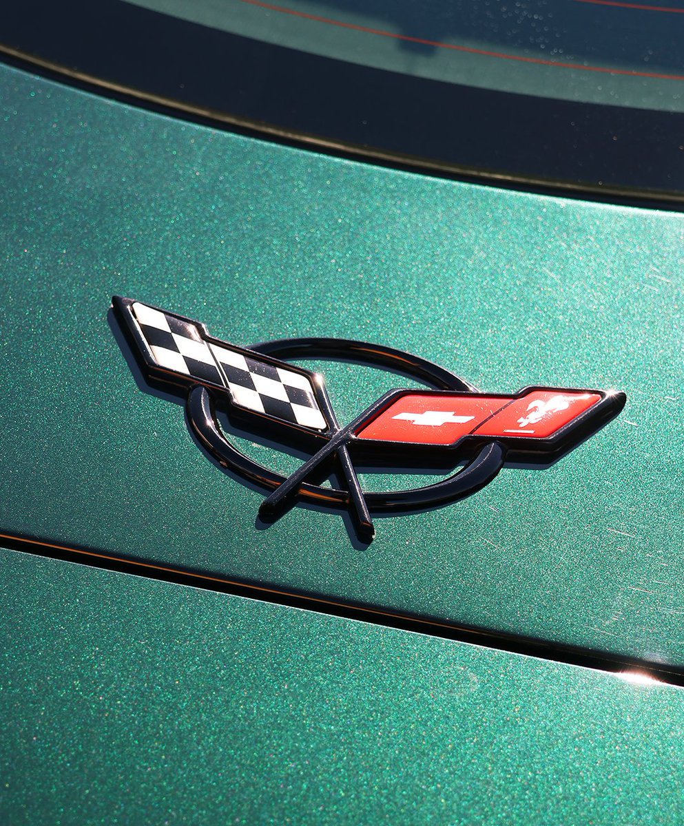 corvettemuseum's tweet photo. Dark Bowling Green Metallic joined Corvette’s color lineup for the 2000 model year, giving the C5 a finish named for the city where it was built. This 2000 coupe recently returned to Bowling Green for an Experience Delivery at the National Corvette Museum. Whether you recently purchased your Corvette or have owned it for years, the program offers time to learn more about it and celebrate your part in its story. Learn more: https://t.co/zLW2x0Voxh