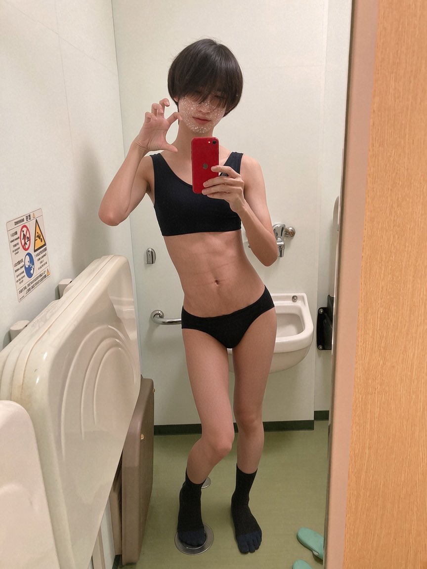 supurasupura88's tweet photo. いろんなポーズと着せ替え楽��い💕
#男の娘
#メスホモ　
#ホモコキ https://t.co/EOp1ANefG6