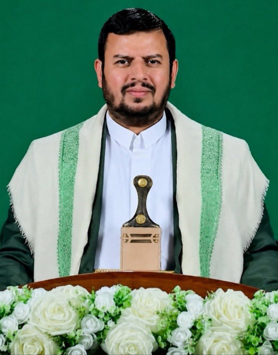 Qaboosksi8's tweet photo. @AljnwbA711 كل التوفيق لقايدنا العظيم https://t.co/CtejUbGmBM