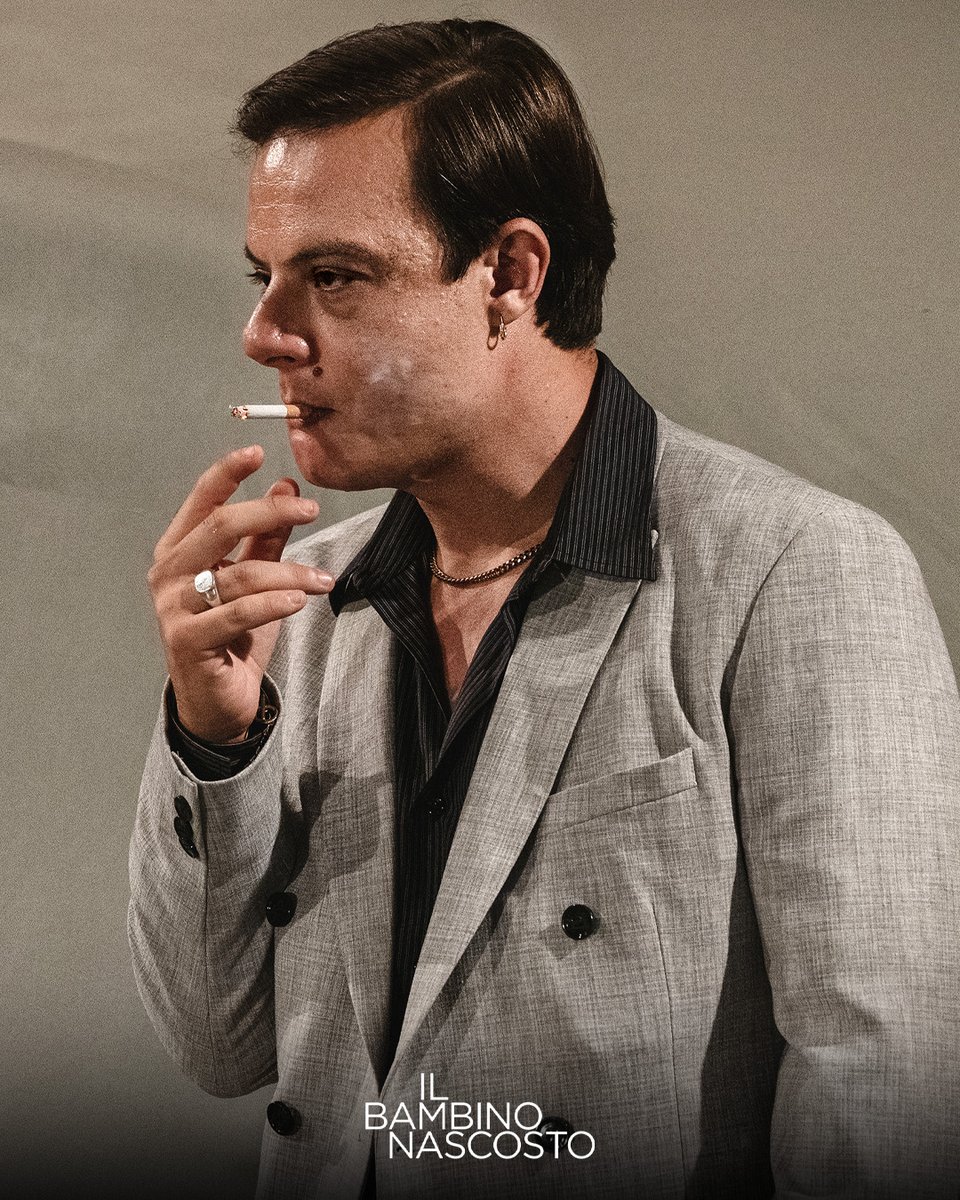 01Distribution's tweet photo. Auguri #LinoMusella! 🎂 Capace di cambiare ruolo senza mai ripetersi, con interpretazioni intense: da #IlBambinoNascosto a #LOmbraDelGiorno fino a #IlPataffio. Presto al cinema con #IlRumoreDelleCoseNuove di Paolo Genovese e #IlFuocoCheTiPortiDentro di Edoardo De Angelis. https://t.co/xtaAoSvXiB