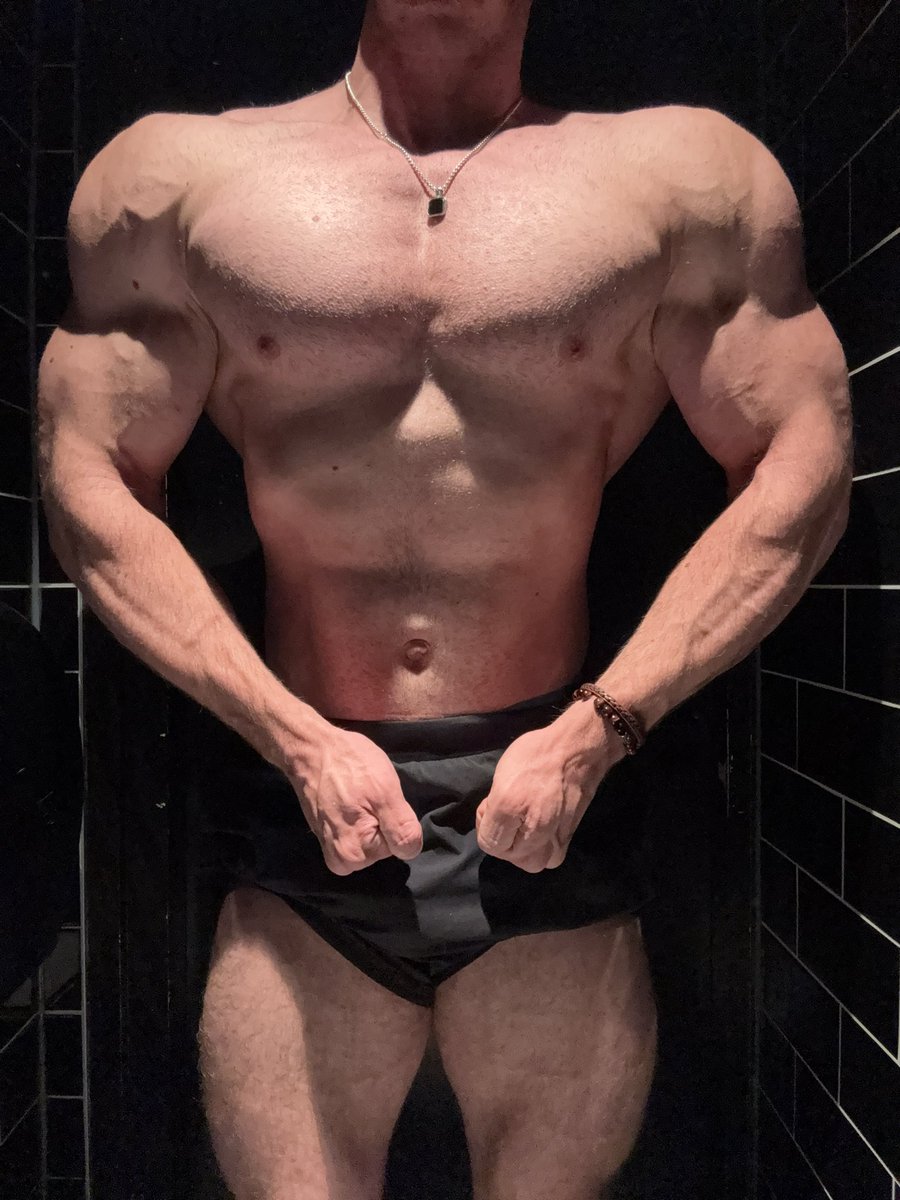 cycle1233's tweet photo. Bigger and bigger

#muscle #roids #roided #musclegrowth #bodybuilding #bodybuilder #flex #muscles https://t.co/wVdFGEXoCF