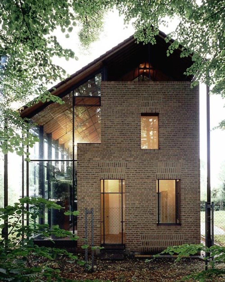 archivebycosmos's tweet photo. Babanek House (1997) by architect Heinz Bienefeld. https://t.co/VUCh4GzPoD