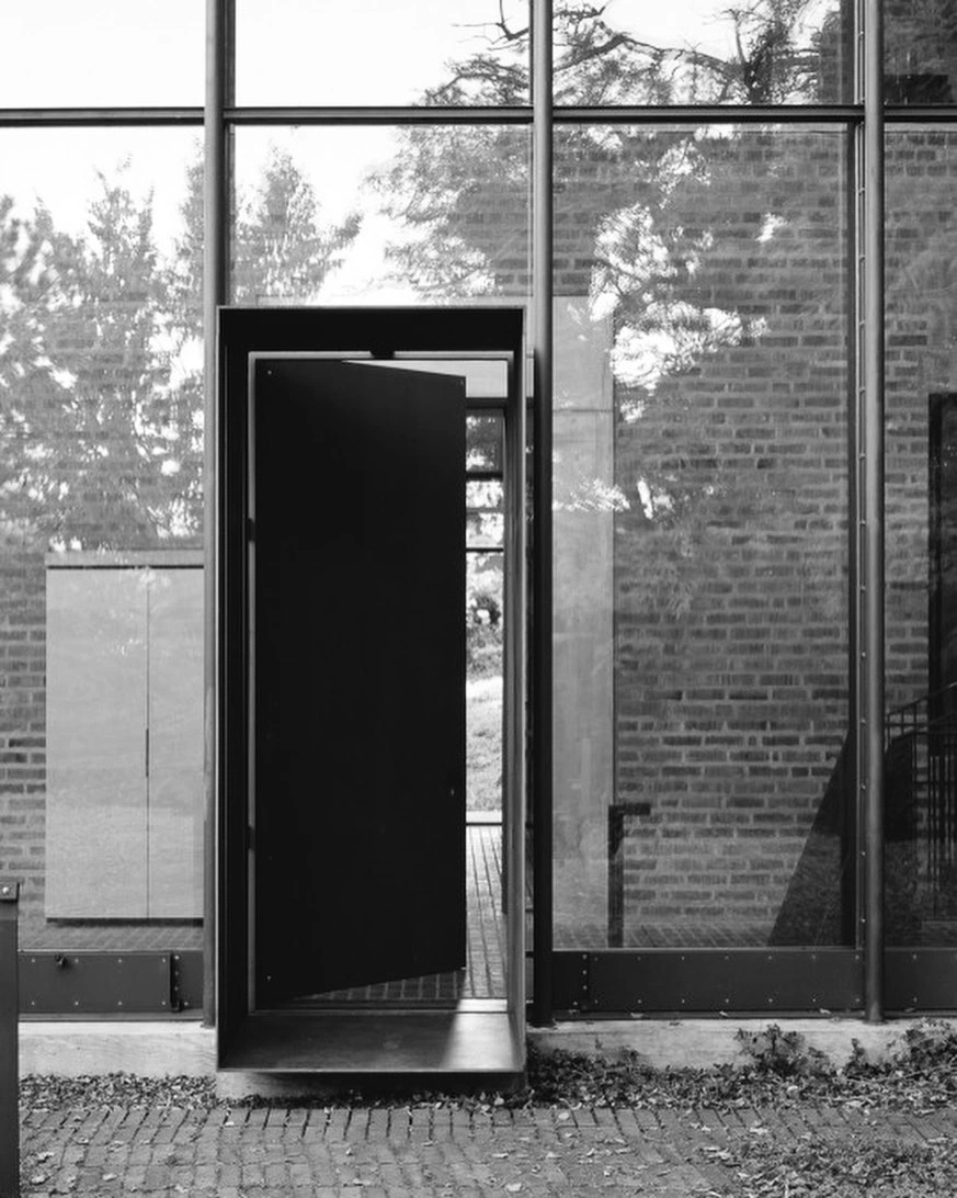 archivebycosmos's tweet photo. Babanek House (1997) by architect Heinz Bienefeld. https://t.co/VUCh4GzPoD