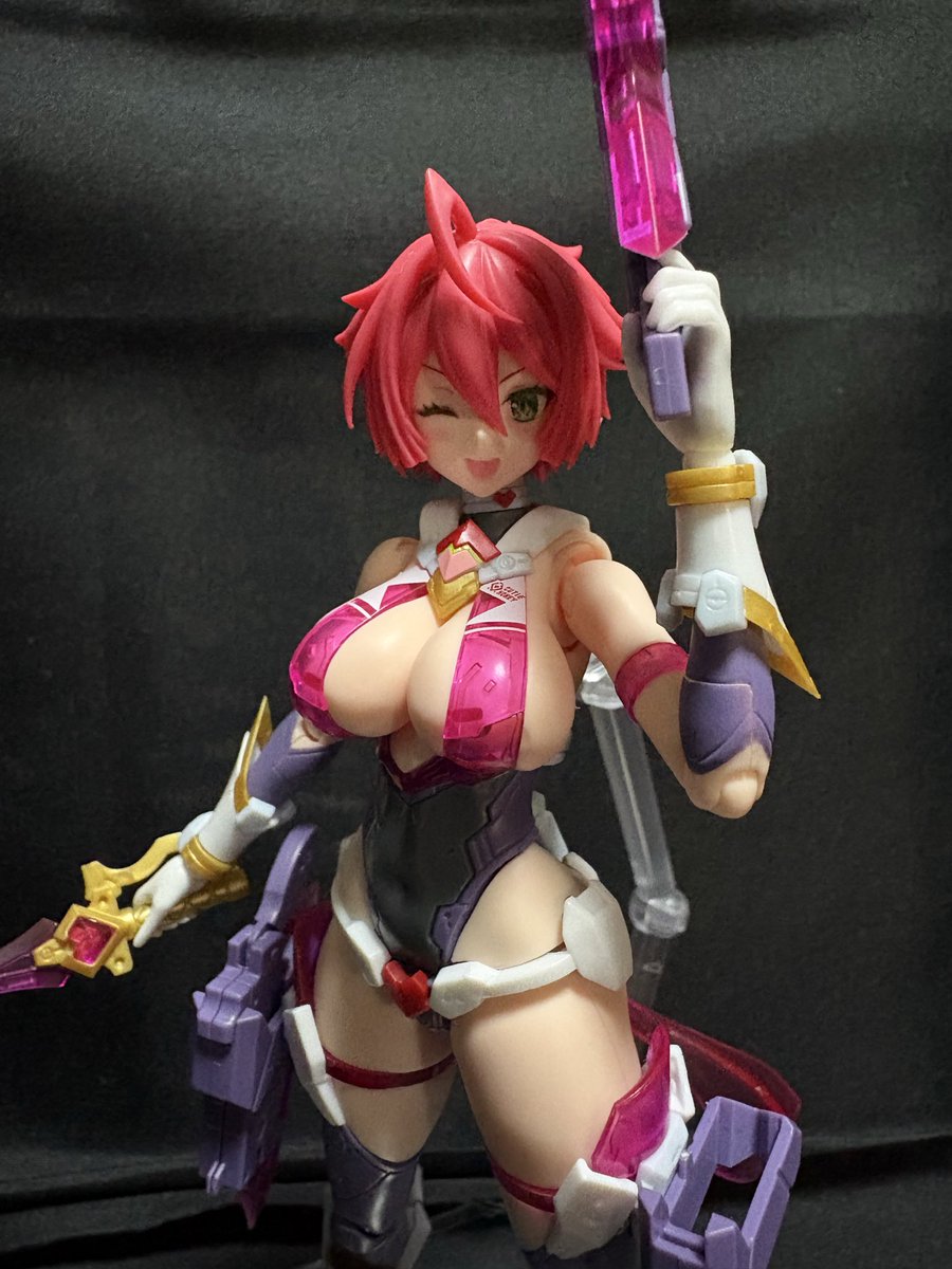 rikugaSecond's tweet photo. グッスマのキューティーハニーnova完成！
足首の関節のサイズが合わないっぽくてネジ切れそうになった💦
けど、このむっちりとしたボディ見たら許したくなる（笑）
#プラモデルライフ https://t.co/rmXZem3F0Y