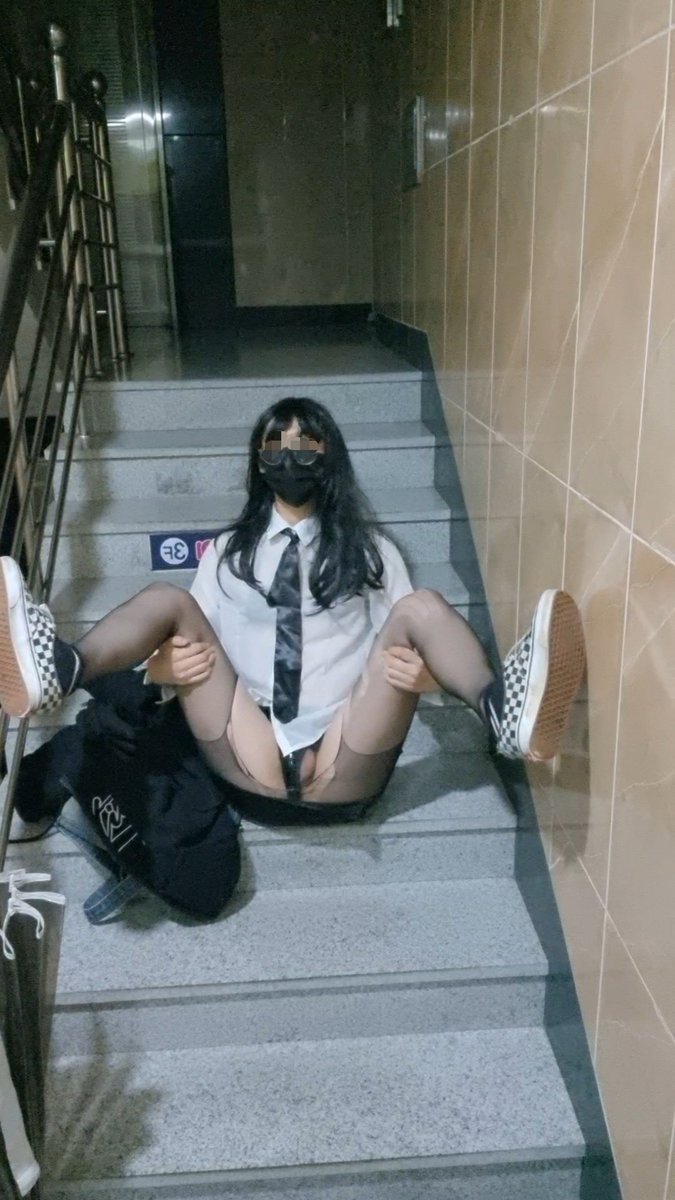 cd_hhhh's tweet photo. #CD #crossdresser #sissy #femboy #시디 #야노 #야외노출 #변태 오토바이가 두번정도 돌면서 보고가길래 쫄아서 도망쳤어요 걸리면 진짜 입으로 성처리 당해요 ㅠㅠ https://t.co/my8kDwjMvU