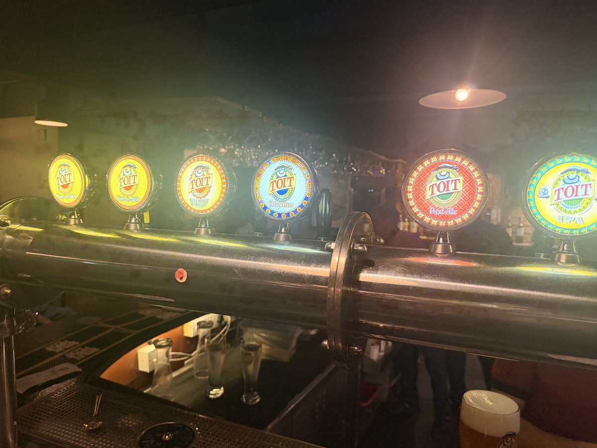Goppalphoenix's tweet photo. Indiranagar evenings, a quiet beer, new boots, and nowhere I need to be. Life feels good. 🍺🌙 https://t.co/ROTOuEZxSv