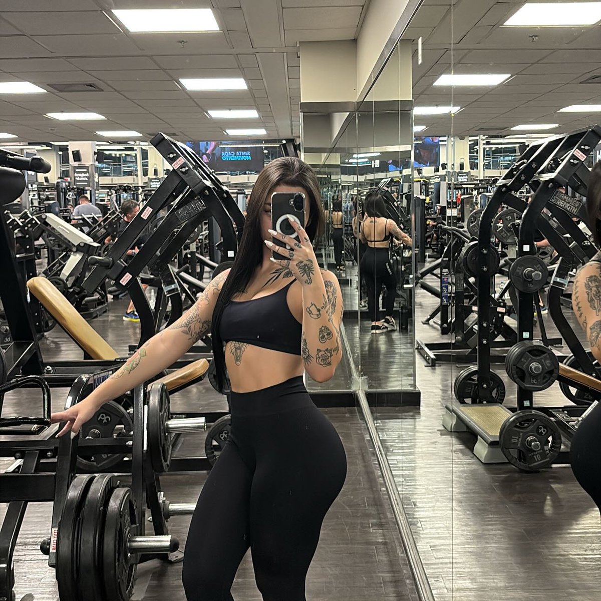 bruustne's tweet photo. 1/7 🍑 https://t.co/xYfuEagsd6