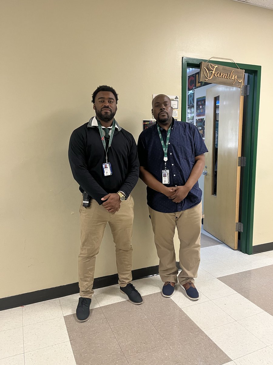 coachz2x's tweet photo. Different breed, different standards, same mission. MOH, we standing on that! 🖤 💚 https://t.co/IniEi0q7ut
