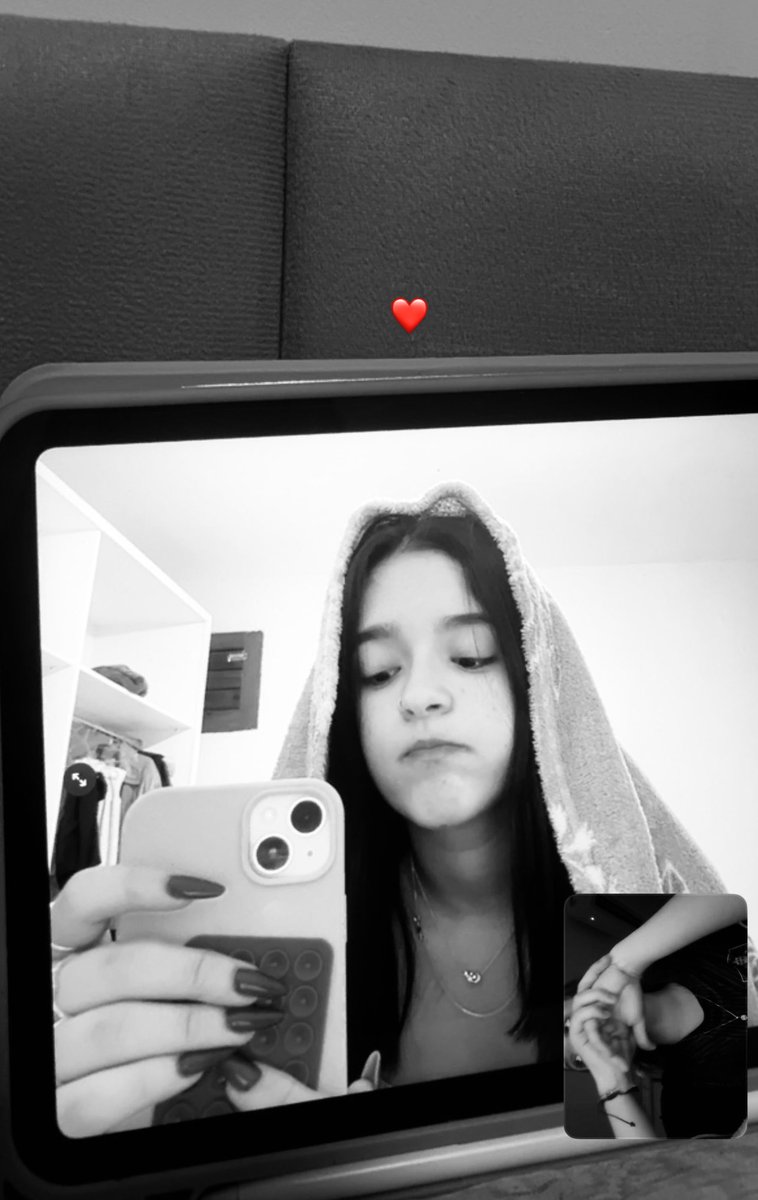 larasaleees's tweet photo. LV https://t.co/T1WlQdBsel