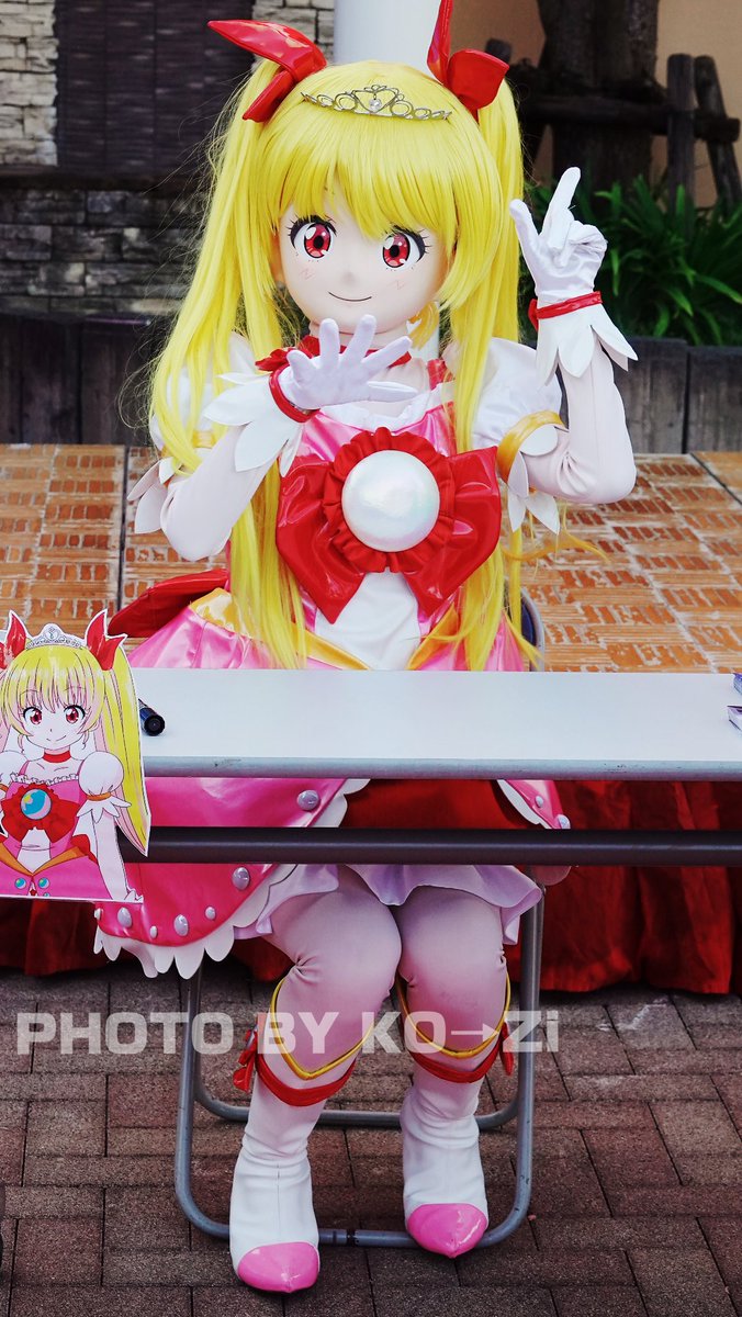 Jan_sKy_CS's tweet photo. ▶2026/10/18｜ウニクス鴻巣
サイン会にスタンバるマキちゃん。
と言うかアニメまで作っていて個人でここまでやれちゃう熱量が凄いです。素材として出揃ってるので今後熟成を重ねていってどういった着地点へ向かうのか大変興味深いです。

#マジックナイトアドベンチャー
#KZ写CS https://t.co/AoBnTSSryu