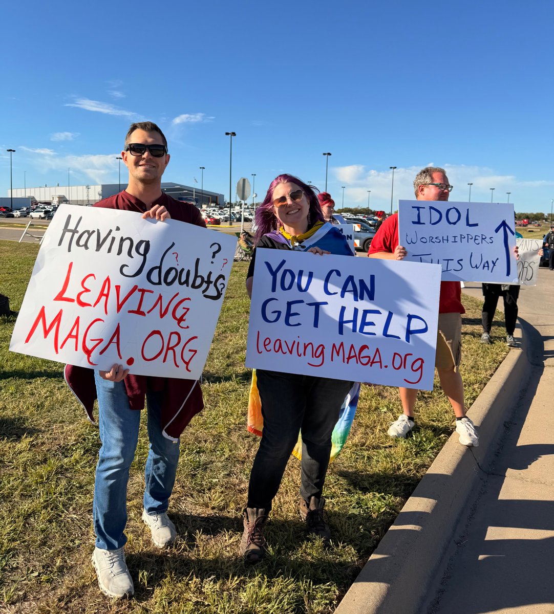 PerfectOurUnion's tweet photo. Vaughn, who left MAGA, and a lady with Leaving MAGA signs. The best part? They didn't know each other! https://t.co/5VYdNtalIz