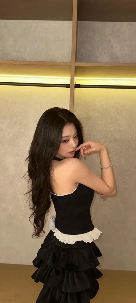 NIn_Gn_'s tweet photo. 귀여운 아가가 또 있네💔 

소추남들은 탐내지도 못하는💔🤭

뭐 오늘은 기분 좋으니까💔 ♡누르고 알려달라고 이쁘게 빌면 누군지 알려줄게💔 https://t.co/5wXd3vVhpI