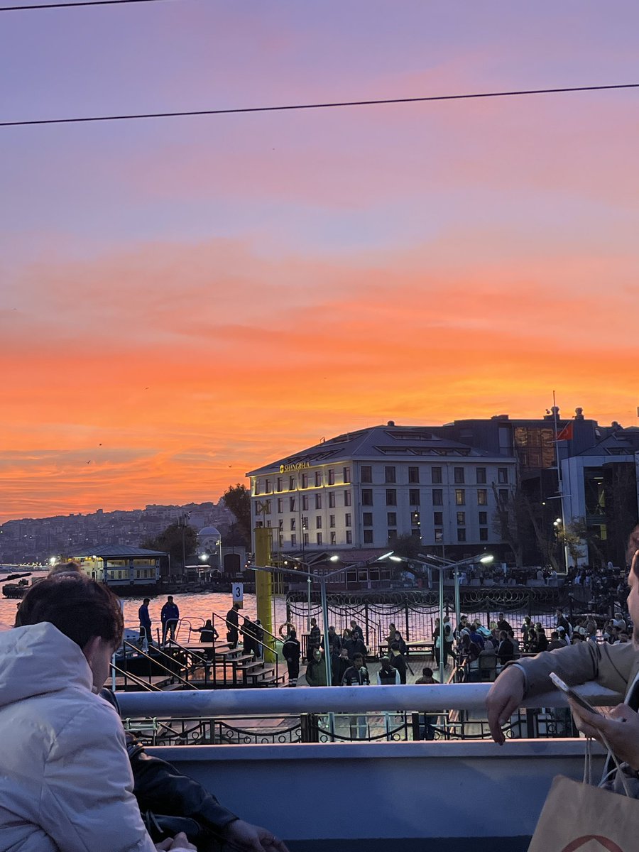 cresc0nt's tweet photo. istanbul’un bugün yaptığı şov https://t.co/KOheWsfHQO