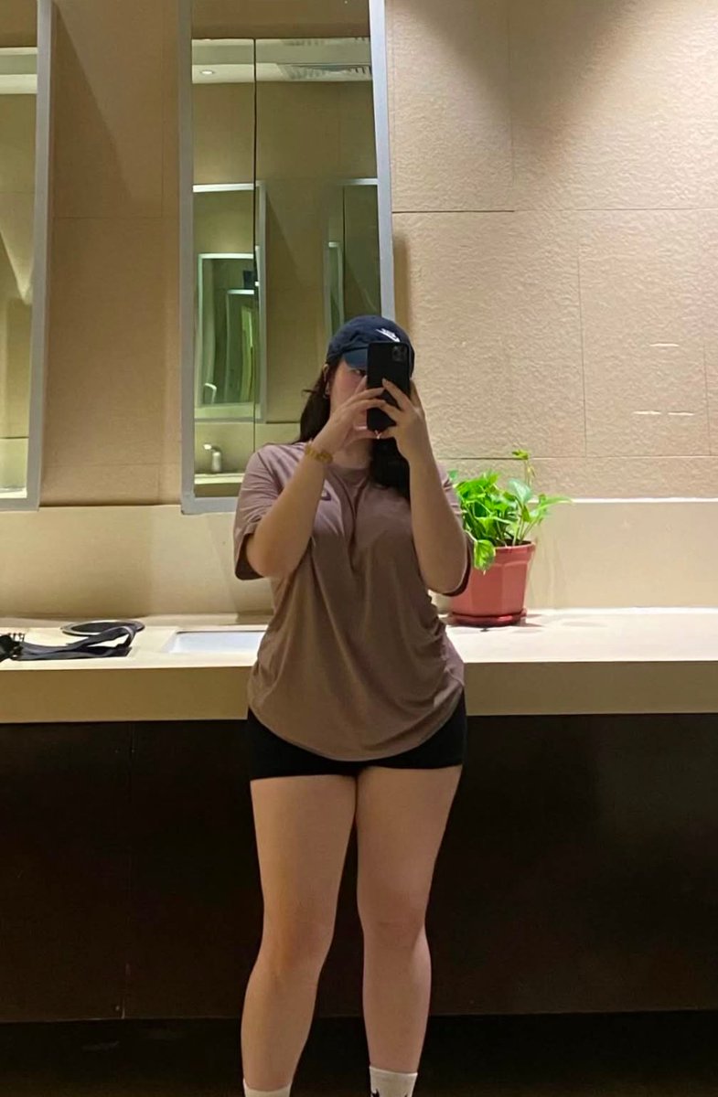 NENSIgitulah's tweet photo. Body boleh emak emak urusan ranjang 7 round juga libas 🤧🫢 https://t.co/AmhTuwI5j0