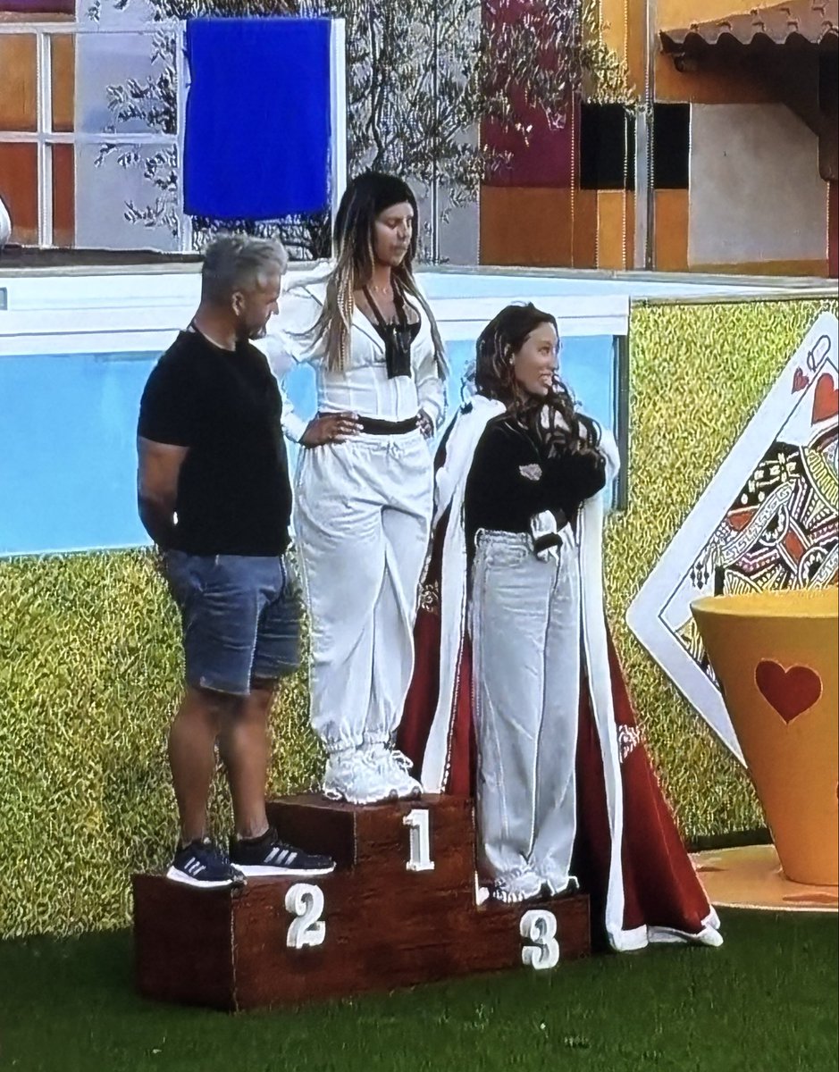 noooeeliaaaa's tweet photo. MALTA SAIU O PÓDIO DO PROGRAMA E A JOANA GANHOU 🚨🚨🚨 #bbtvi https://t.co/ZmCqoZTalT