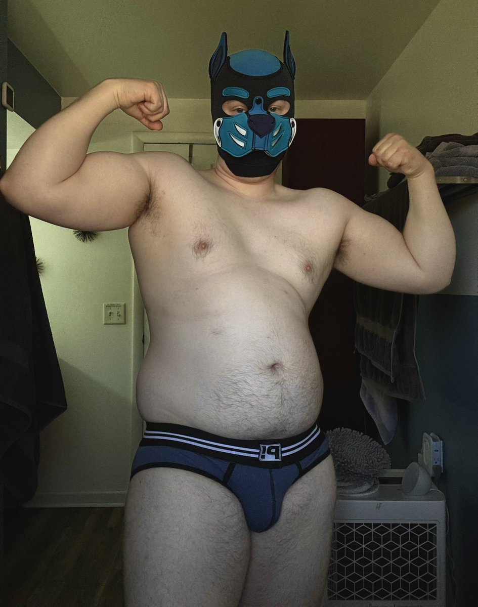 beefy_sub's tweet photo. Tummy Tuesday ft biceps 💪😋🐶 https://t.co/4F8t5H7nH0