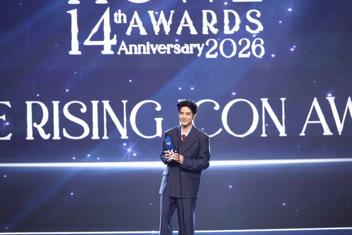 GMMTV's tweet photo. #HOWEAWARDS2026
#HOWEMAGAZINE 
#GMMTV 
@dew_jsu @vitheepanich @sea_ta_lay @keenkeno_sp @polcasan_GMMTV @avocean_GMMTV @jummo__gmmtv @domiia_GMMTV @NONG_NOOONG https://t.co/cQHI0G86ky