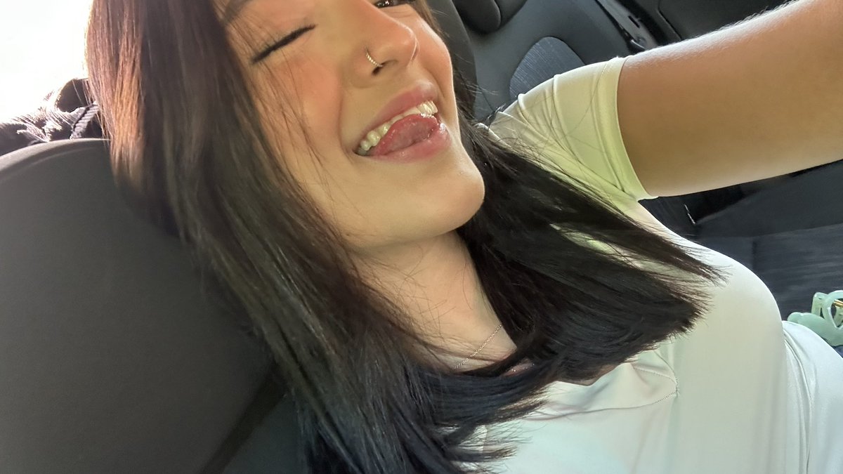 larasaleees's tweet photo. vício no meu sorriso:) https://t.co/eO8qN8200H