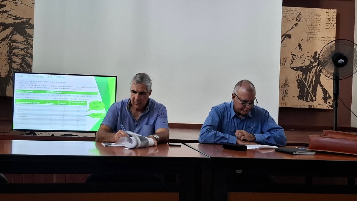 GladysArtemisa's tweet photo. Recibe el Hospital Provincial Ciro Redondo de #Artemisa visita del Viceprimer Ministro @EdMartDiaz  pudo evaluar la calidad de los servicios en medio de las actuales circunstancias y las posibles alternativas para salir adelante
#CubaRevoluciónViva
#ArtemisaJuntosSomosMás https://t.co/0MtOgljDaB