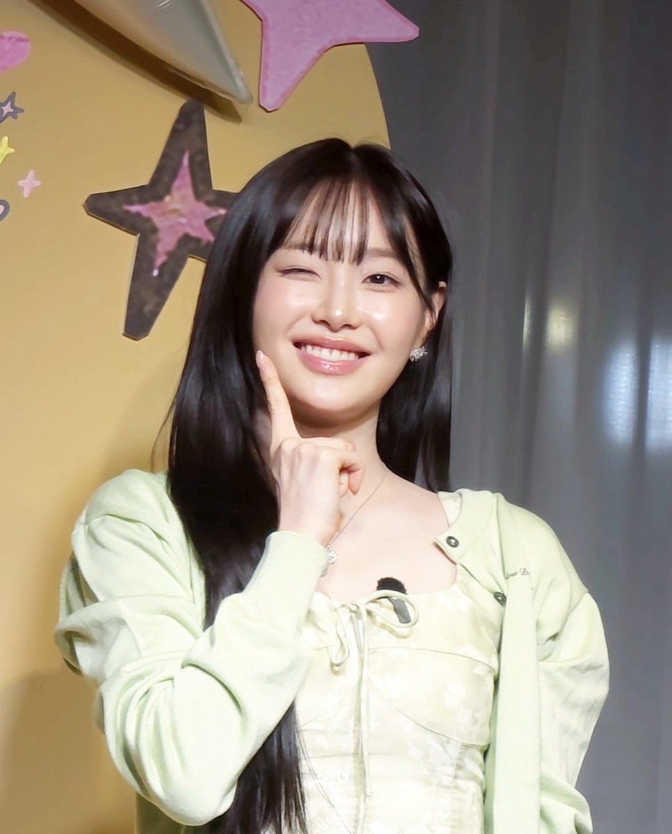 ginggingeeee's tweet photo. 지우얌 생일 츄카해써어
근데 지우야 원래 생일은 한달인거 알지
한달 내내 생일같은 기분으로 보내길 ദ്ദി '֊')
덕분에 나도 행복한 츄억 하나 또 생겼어 https://t.co/USfMgLR6qH