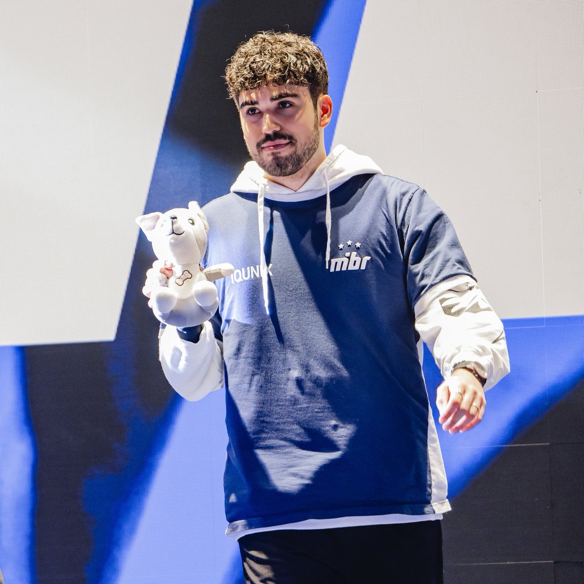 fluxoggCS's tweet photo. Tá a maior treta do mundo ali

E eu quero saber, quem é maior, ASPAS ou BRTT https://t.co/6a0D0ErJpf