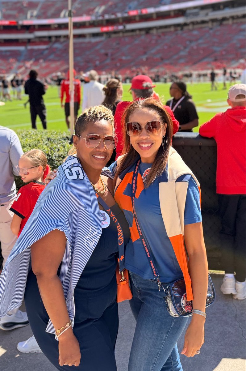 olymphiane's tweet photo. Two moms. Two Bryces. One promise: WE WILL ALWAYS SHOW UP 🧡💙 They wear Auburn across their chests. We carry them in our hearts.

#BryceMoms #AuburnFamily #WarEagle #AlwaysShowingUp #WDE https://t.co/Tb1tflsZJ5