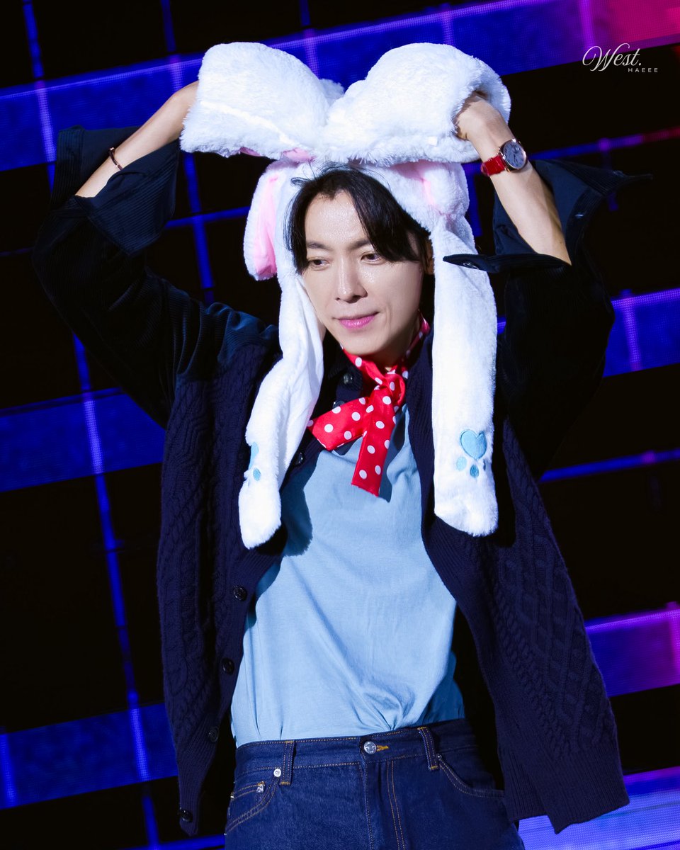 westhaeee's tweet photo. -
Cute🐶

#DONGHAE #동해 
#superjunior #슈퍼주니어
@donghae861015 https://t.co/ke7rPgt640