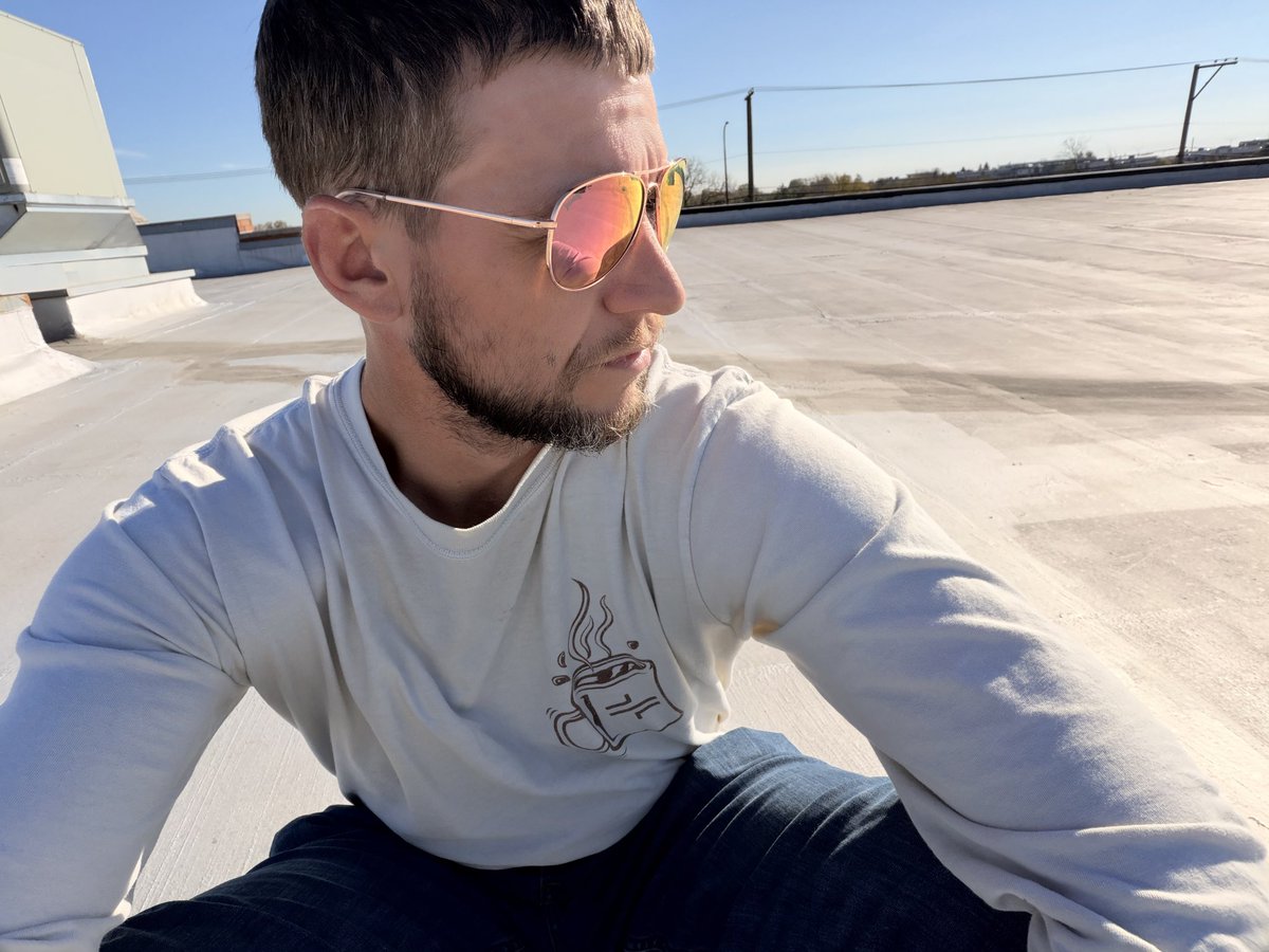 stillFNsad's tweet photo. We up here uhhh wait no just me. 
I’m up here https://t.co/6aKg7bVmrX