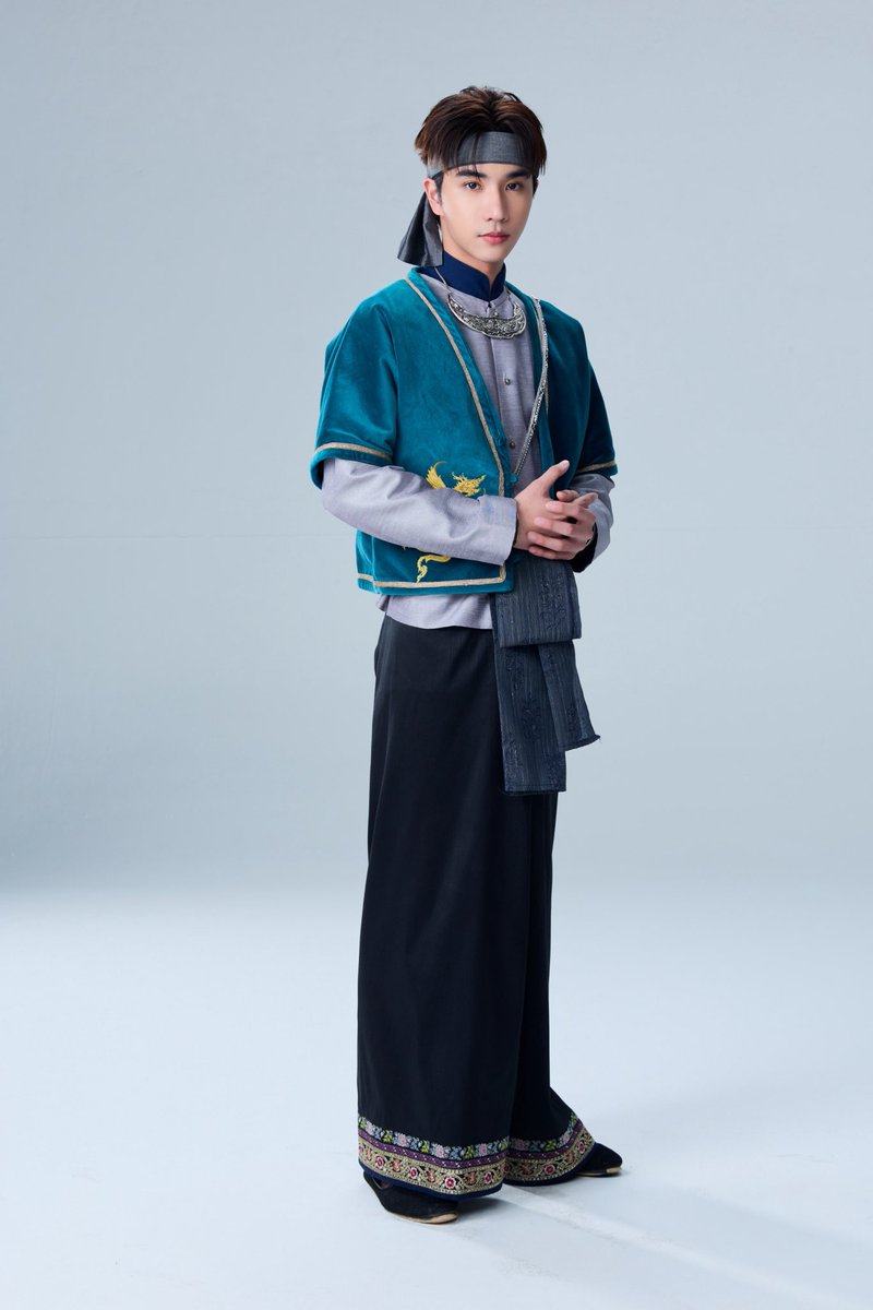 ThaiEntHeadline's tweet photo. “เพิร์ธ ธนพนธ์ สุขุมพันธนาสาร” รับบท กองไท 
ในซีรีส์พีเรียดฟอร์มยักษ์สุดเข้มข้น “Scarlet Heart Thailand ปาฏิหาริย์ข้ามกาลเวลา”

ติดตามได้ทุกวันพุธ-พฤหัสบดี เวลา 20:30 ทางช่อง one31
เริ่มตอนแรก 4 พ.ย.นี้
#ScarletHeartTH 
#PerthTanapon
#GMMTV
#ThaiEntHeadlines https://t.co/qPfAmZkOub