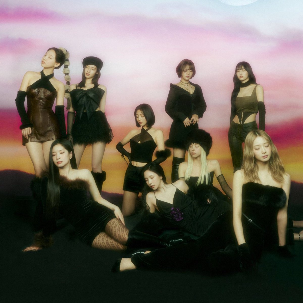 TWICEintcharts's tweet photo. ONCE years ago, TWICE debuted.

They're the best selling by pure albums and total units, the most awarded by music shows and festival awards, and the biggest tickets seller K-Pop girl group of all time. https://t.co/KpNBUOlgQg