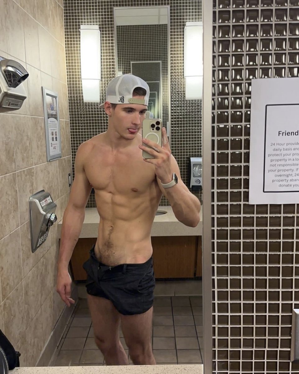 FilibertoZan's tweet photo. Lovely blue eyes, nude here: 
https://t.co/aTKQpglzwt
#str8 #straight https://t.co/7ZrI4oKh3i