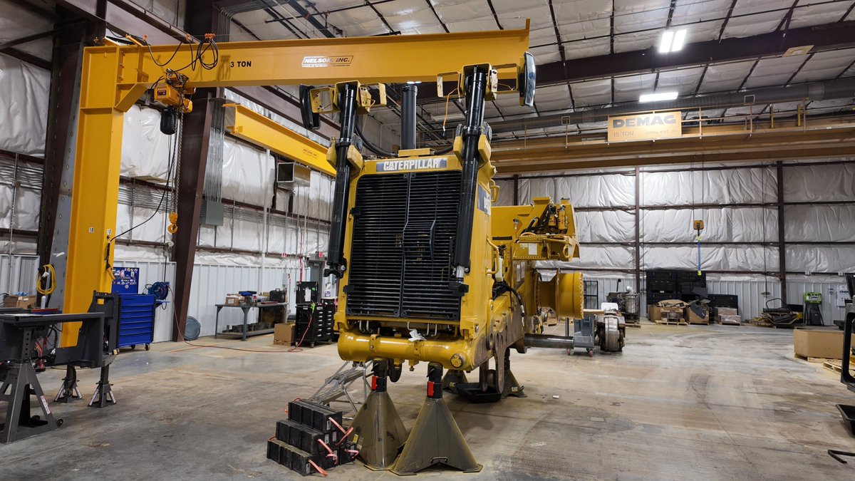 FoleyEngines's tweet photo. See how Foley Equipment's Machine Rebuild Center brought their D9T dozer back to life: .https://t.co/okneNSUpKF #YellowIron #EarthMover #Caterpillar #Dozer https://t.co/wwxTm4p9H1