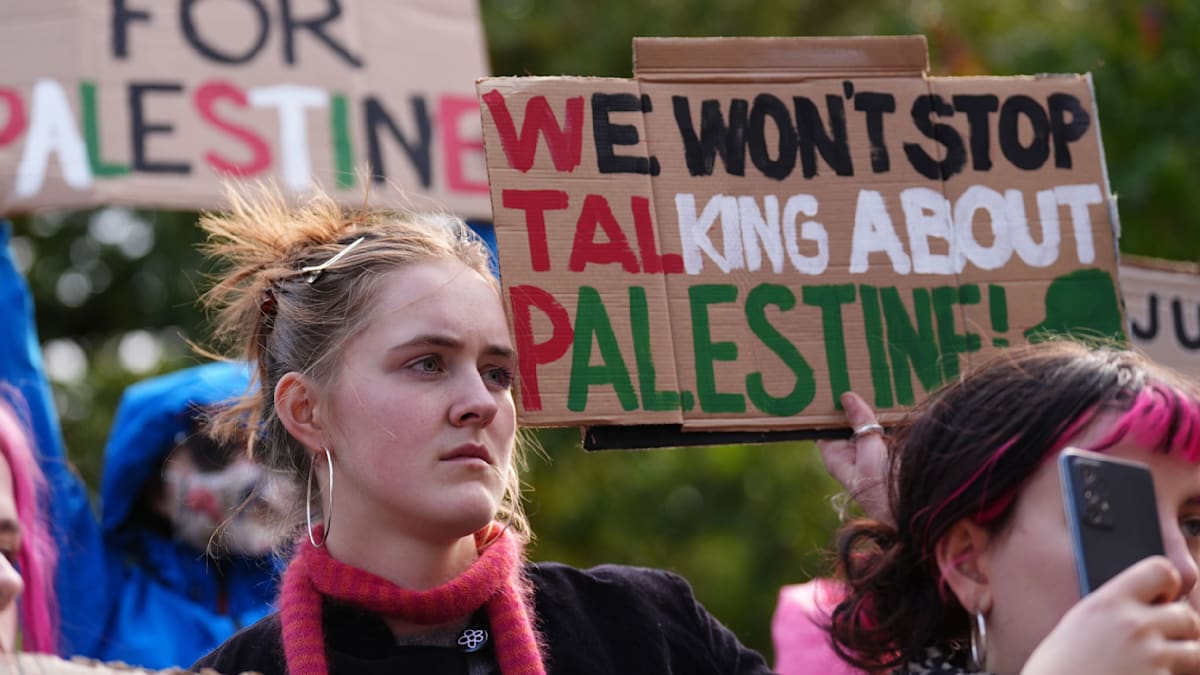 welt's tweet photo. Rassismus, Sexismus und Zionismus – Palästina-Gruppe mobilisiert gegen jüdische Studenten https://t.co/LJHzWhhQAm https://t.co/Ugjhhkio2H