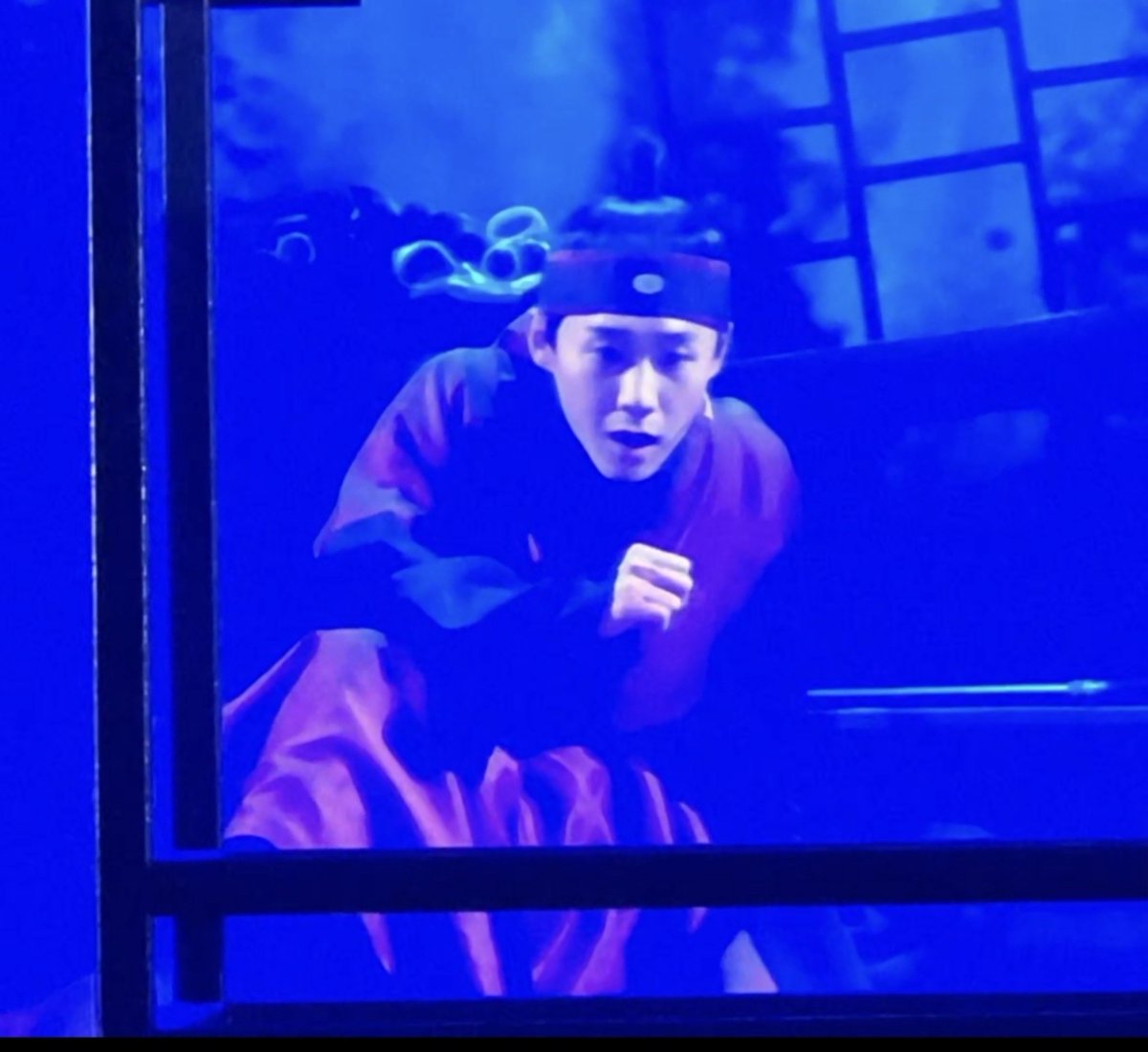 mellow_mylvu's tweet photo. 파란색에 잠식 당한 혿방원 https://t.co/tUyhmrJTgX