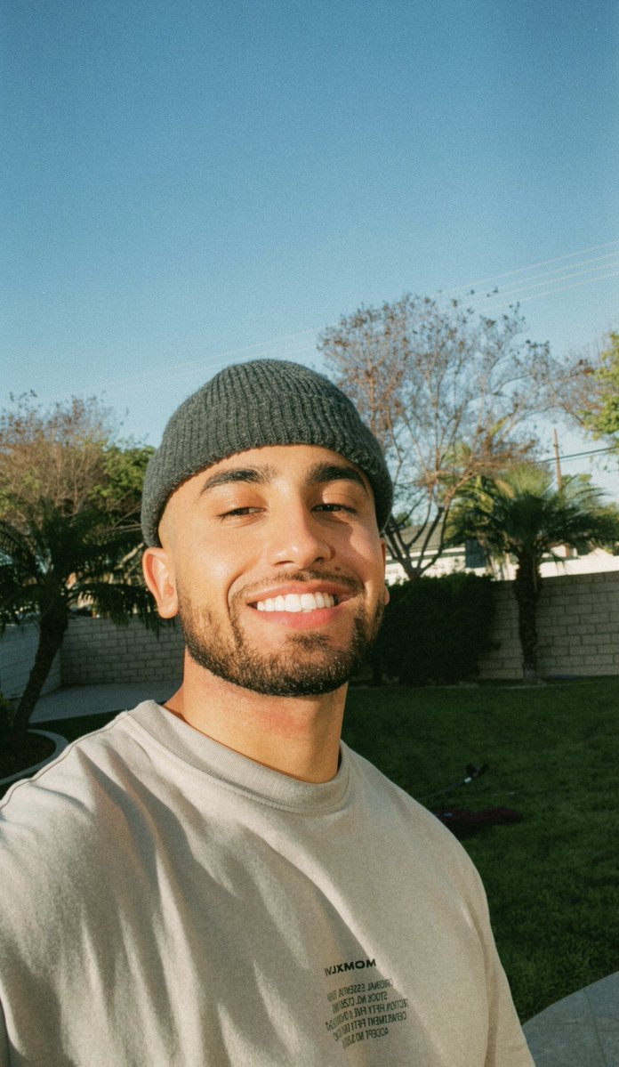 444los_'s tweet photo. good morning, say it back 🤍 https://t.co/eecp3VZGlN