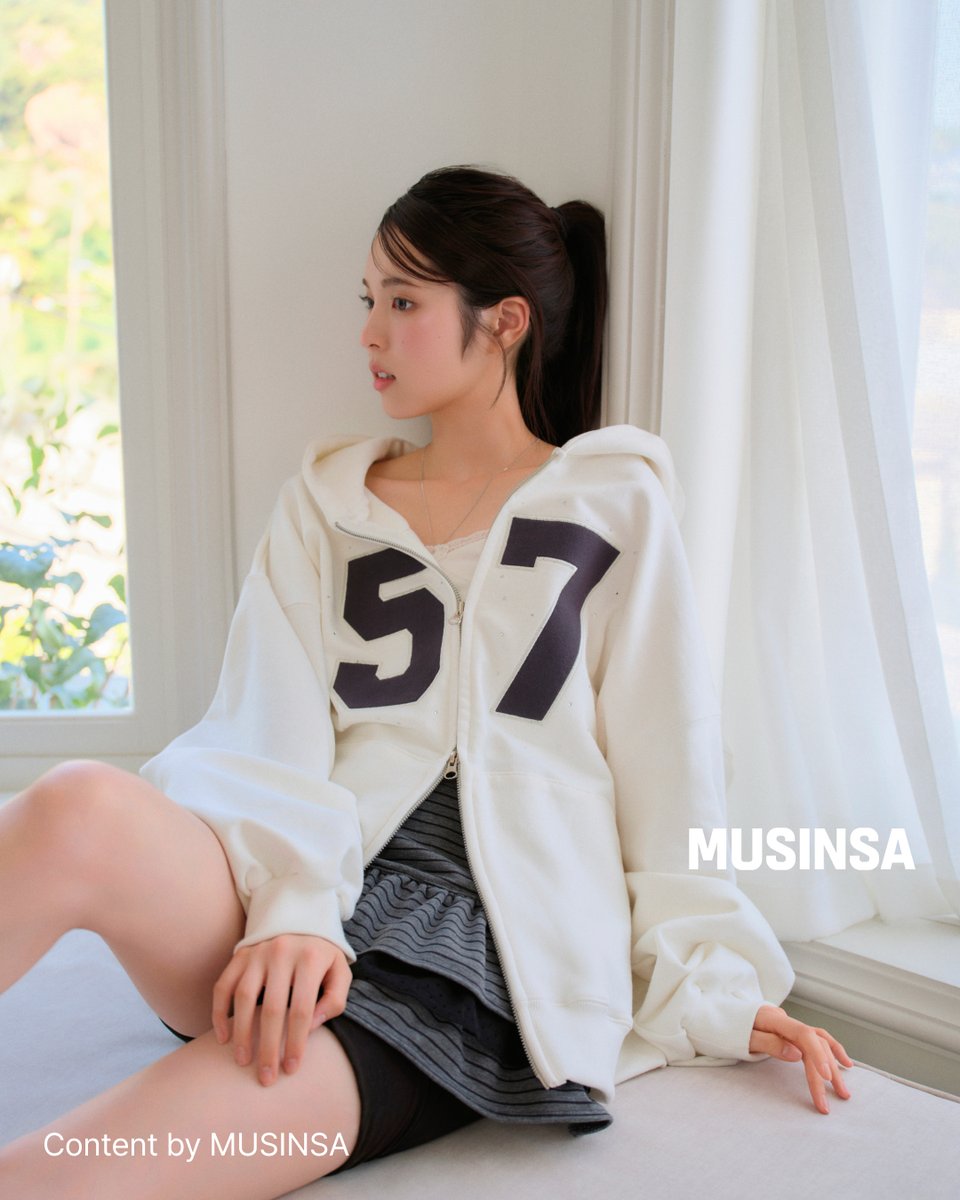 musinsa_japan's tweet photo. 🎀 RoseFrantz x Haruna🎀

✔️参加方法
https://t.co/bA6w5l7s3E
👆お気に入りアイテムをスクショしてコメント📱
（フォロー＆RTで当選率UP✨）

🎁リワード
抽選で2名様にパーカーをプレゼント！（ファイト・ブラックの中でランダム）

⏰応募時間
本日10:00〜22:00🔔

💌当選発表
10/22 DM

#MUSINSA #ムシンサ