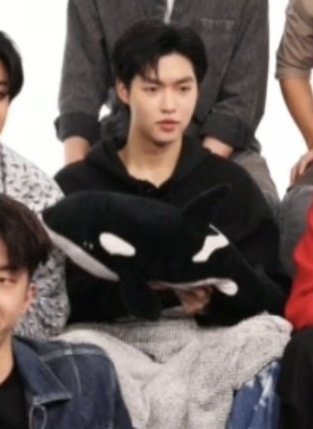 mformme's tweet photo. Mick and his plushies

LUKEMICK AT LIVEHOUSE 
#GMMTVLiveHouse https://t.co/JPUGP4LxfG