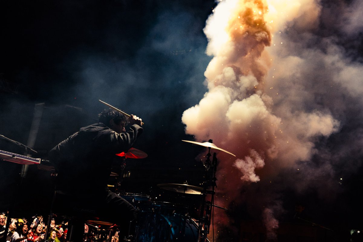 twentyonepilots's tweet photo. thank you for this weekend. https://t.co/wegoMvKUeS