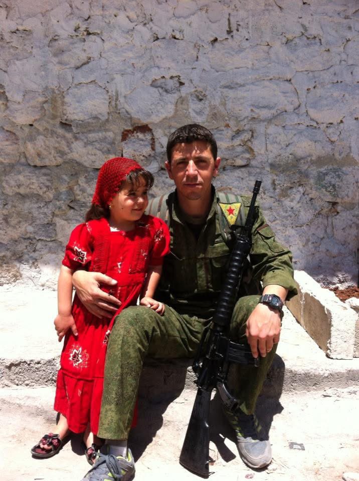 Eli_Rojava's tweet photo. Bi rêzdarî ji bo bîranîna Fermandarê Hêzên Taybet HAT

Fermandarê Şehîd Tolhildan Zagros
20.10.2019 https://t.co/7UdGrkAhEW