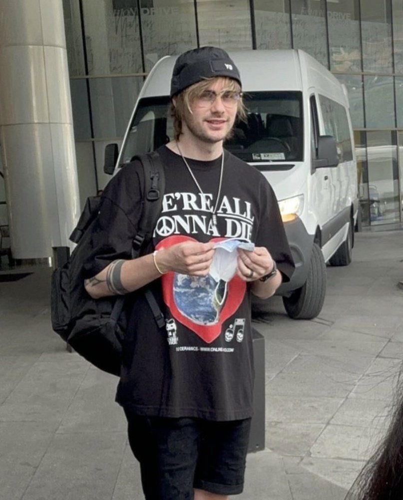 sidequestvevo's tweet photo. michael clifford beard and glasses combo send tweet https://t.co/tBbQ4DBWeS
