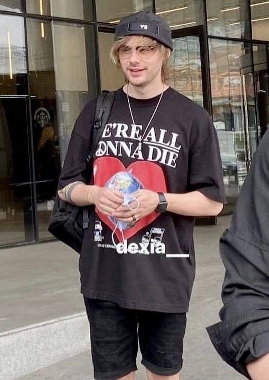 sidequestvevo's tweet photo. michael clifford beard and glasses combo send tweet https://t.co/tBbQ4DBWeS