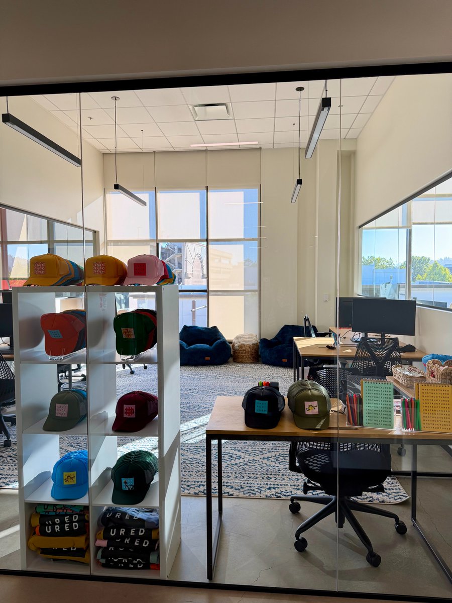 UnstructuredIO's tweet photo. enjoying a fun fall friday in the office!! 🫶🍂 https://t.co/96vV65Fi4T