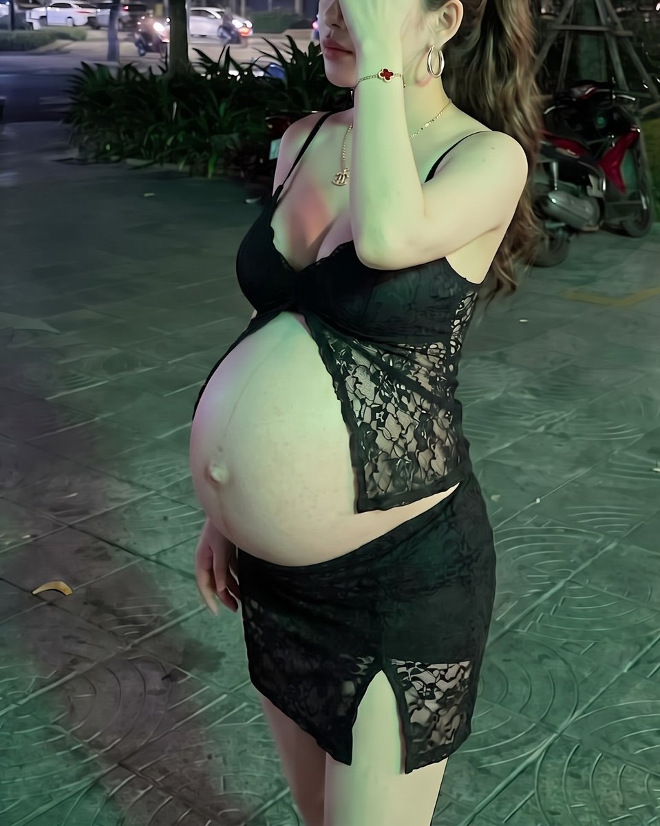 Pregnant9999's tweet photo. ｡ﾟﾟ･｡･ﾟﾟ｡
。𝓹𝓻𝓮𝓰𝓷𝓪𝓷𝓽 妊✯天堂/性孕女神🔞㍿
    ﾟ･｡･ 妊𝔸𝕧🈙画資源本家✬₊𓅂
【 𝕏 (𝕋𝕨𝕚𝕥𝕥𝕖𝕣)🙋‍♀️好友募集中🔍】
👋 緊來加入關注👀『⁺追蹤👣』
成為我們『戀孕ⓔ家人』唷！
#美しい妊婦を見逃さないでください
🤰臨月妊婦の日常生活の共有
#孕期間限定の日常孕照分享🤭
#辣孕駕到👠 #地方5寶孕辣媽💄
我不需要每一個人都喜歡我😜
#我就是我 #做自己 #走出自己的路
🍋‍🟩酸民🫵不喜請繞道↪️
📌本站沒有孕婦約炮資訊🫧
📌更不是孕茶莊總機☎️ 
📌違者私訊一律不回應並拉黑封鎖🔒
✧推廣自辨✧詐騙繁多✧小心謹慎
✧善惡之報✧如影隨形✧杜絕詐騙
