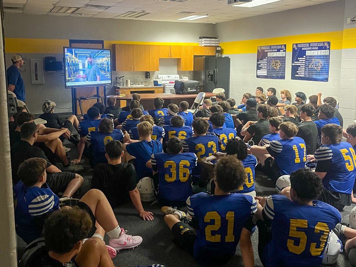 THSCAcoaches's tweet photo. THANK YOU to all the coaches who are taking the time to teach their student-athletes what it means to play #TheTexasWay!👏 These lessons go beyond the game and help build character, sportsmanship and respect.

📢Coaches, be sure to check out our October resources to keep the conversation going!➡️ https://t.co/XaDnZp0xBc

@NorthbrookLifts | @RamNationCRHS | @LeafMonty