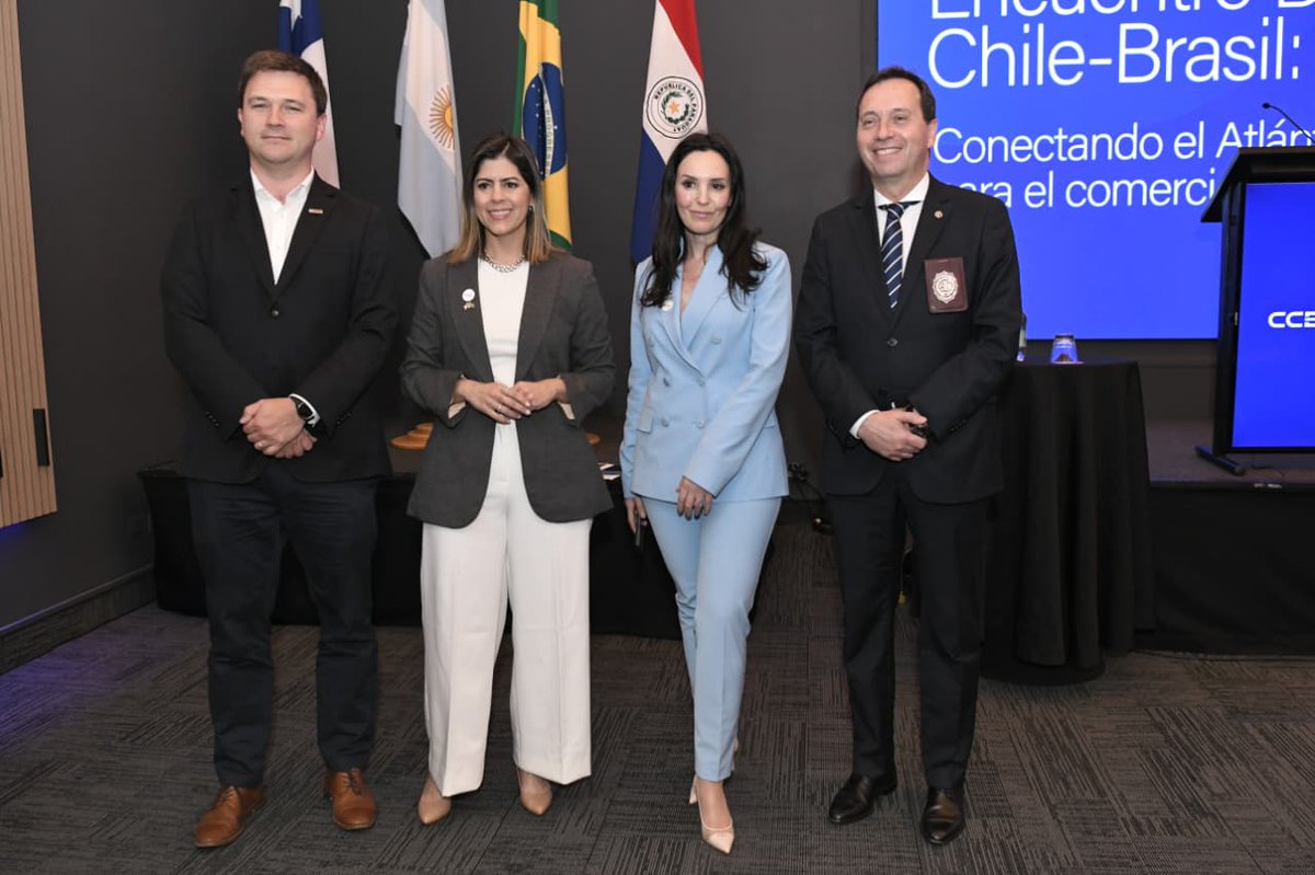 PDI_CHILE's tweet photo. 🔹En el Encuentro Bioceánico Chile-Brasil, organizado por la Cámara Chileno-Brasileña de Comercio, el Director General de la PDI, Eduardo Cerna, expuso ante autoridades sobre los desafíos en materia de seguridad y coordinación fronteriza, los principales mercados criminales y los alcances del Plan Frontera Interna, destacando la importancia de fortalecer las estrategias para enfrentar el crimen organizado
